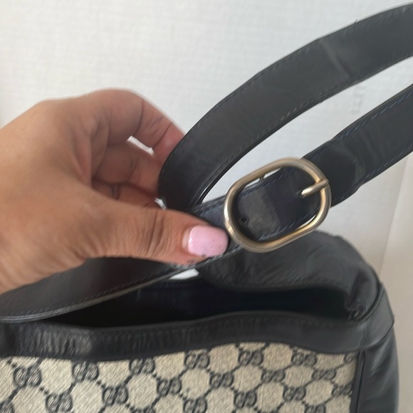 Authentic Gucci Canvas Sherry Line Shoulder Bag. - Picture 16 of 17